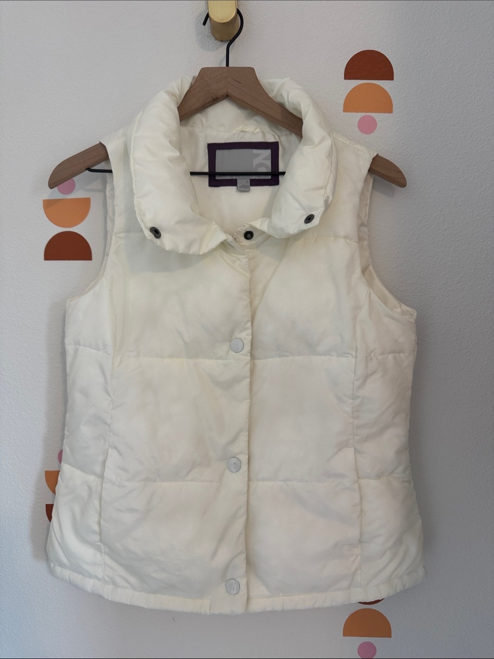 Old Navy Cream Puffer Vest N095